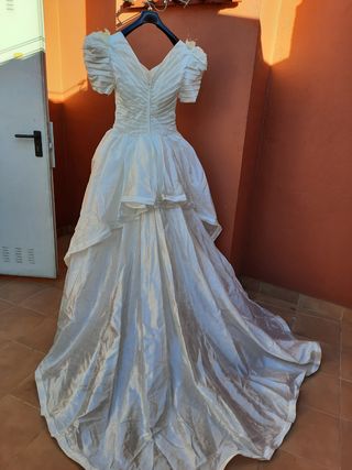 Vestidos de novia segunda mano en Madrid | WALLAPOP