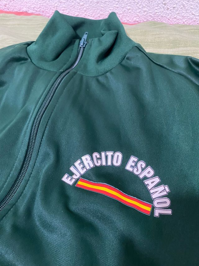 Chandal ejército español de segunda mano por 30 EUR en Guadalajara en