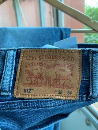 Pantalones Levis de segunda mano en Madrid en WALLAPOP
