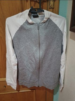 Chandal Adidas mujer de segunda mano en Madrid en WALLAPOP
