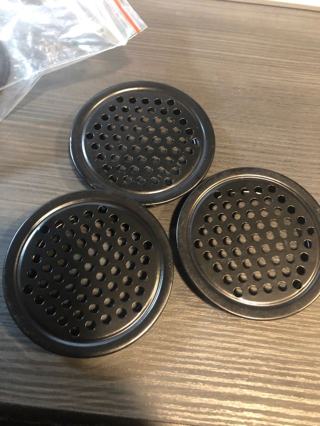 Tapas respiradero metálica negras