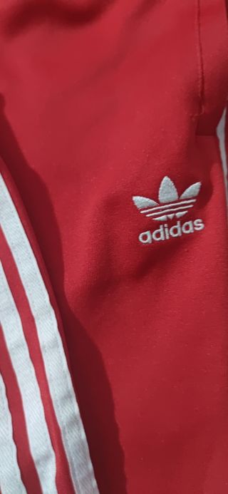 Chandal Adidas rojo de segunda mano en WALLAPOP