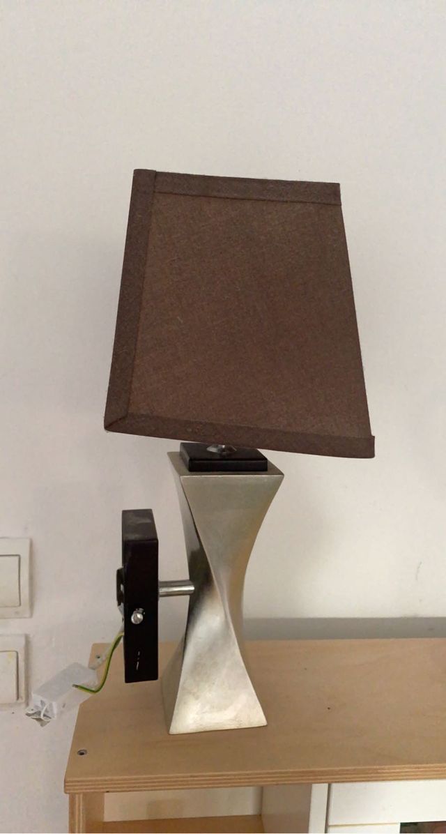 Lámpara aplique con pantalla 