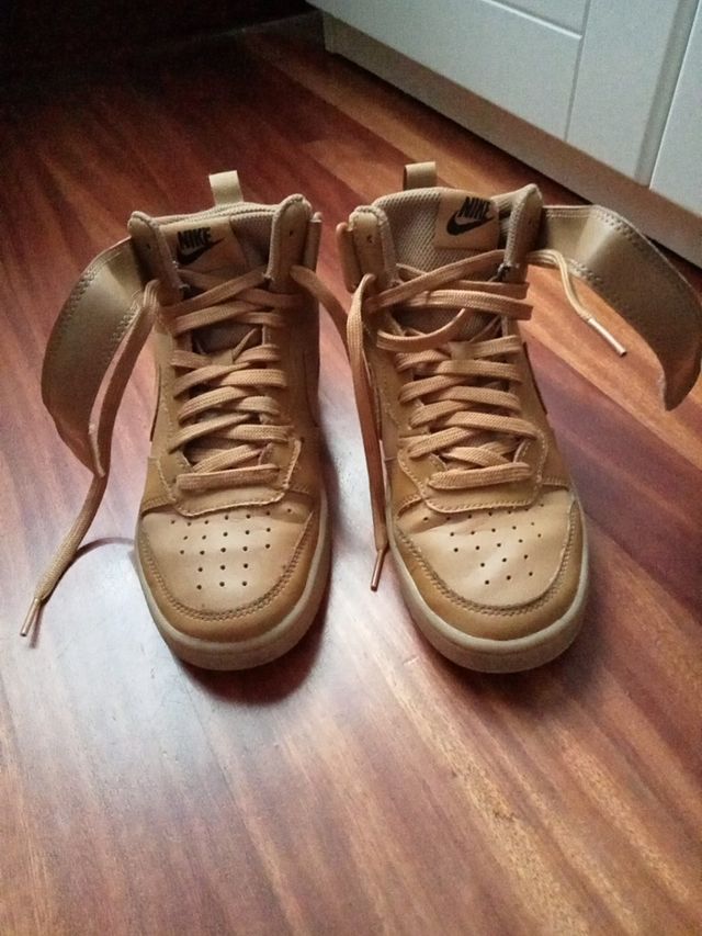 Nike Court Borough mid, mostaza