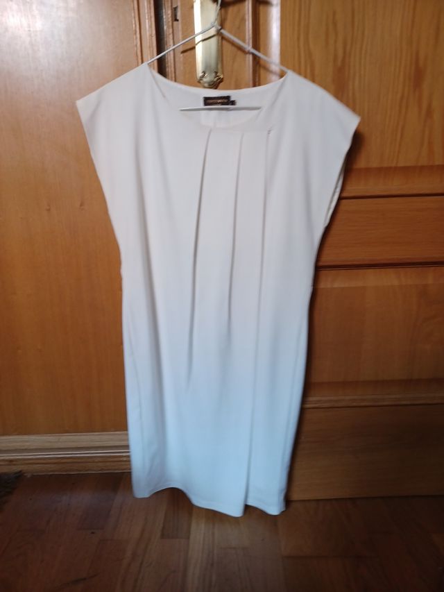 Vestido forrado muy bueno por la rrodilla