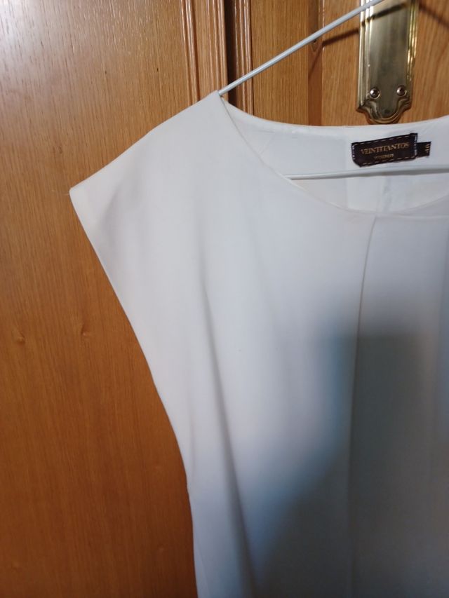 Vestido forrado muy bueno por la rrodilla