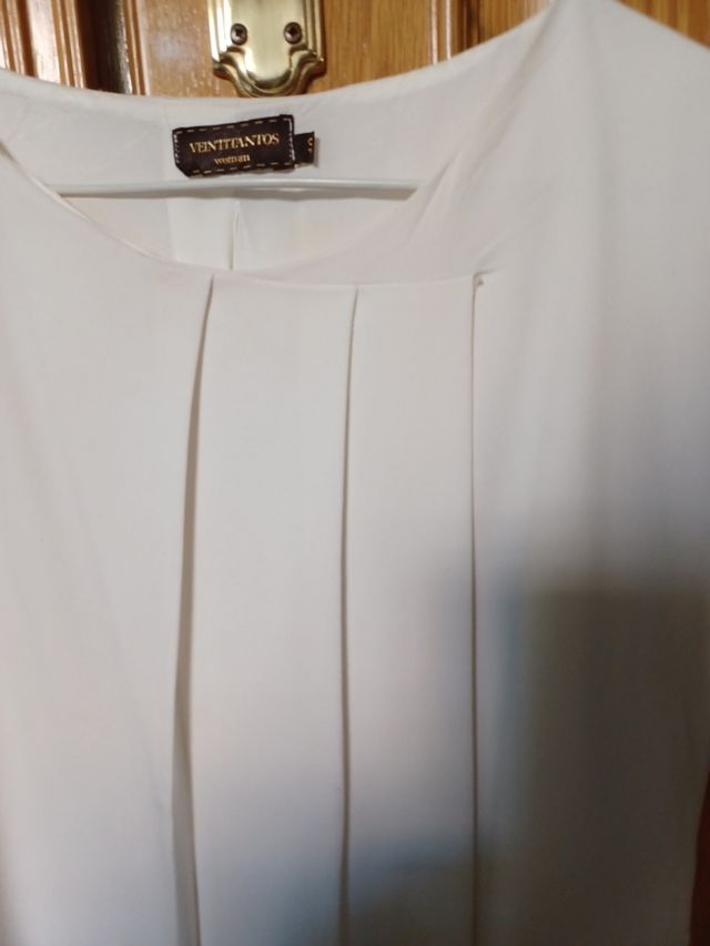 Vestido forrado muy bueno por la rrodilla