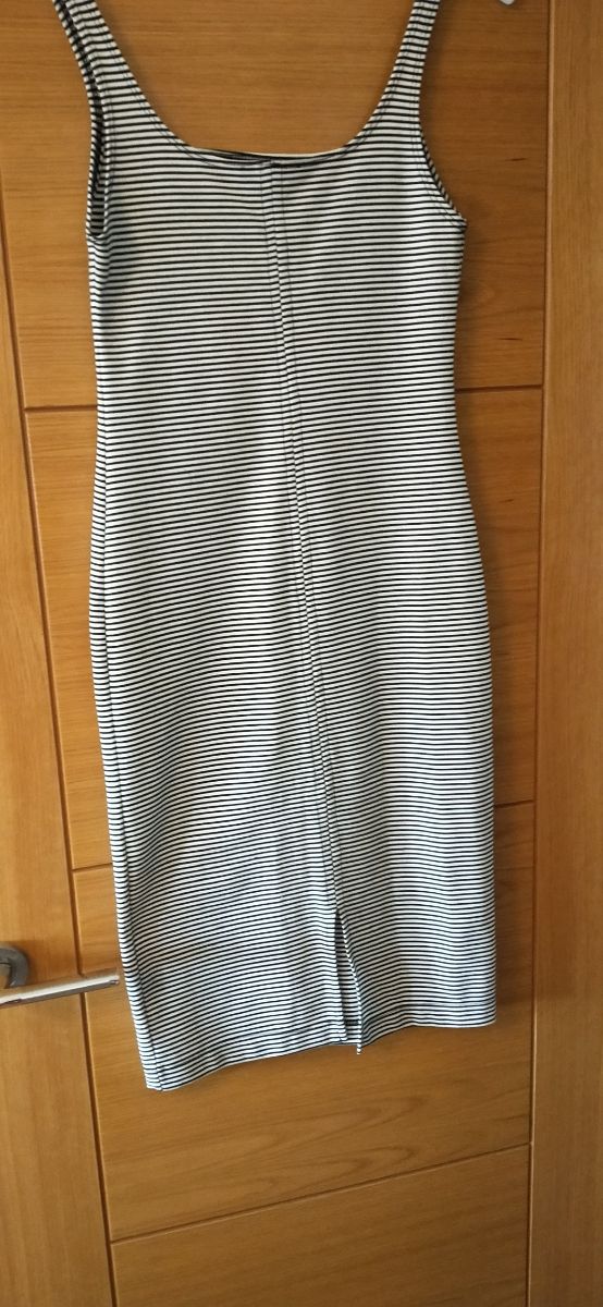 vestido de tirantes a rayas