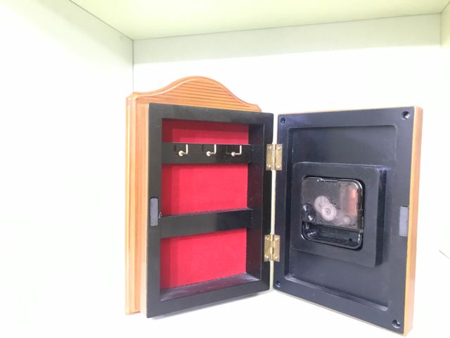 Colgador de llaves entrada con reloj