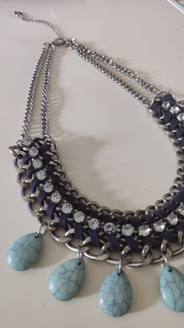 Collar de cadena, abalorios, cuerdas