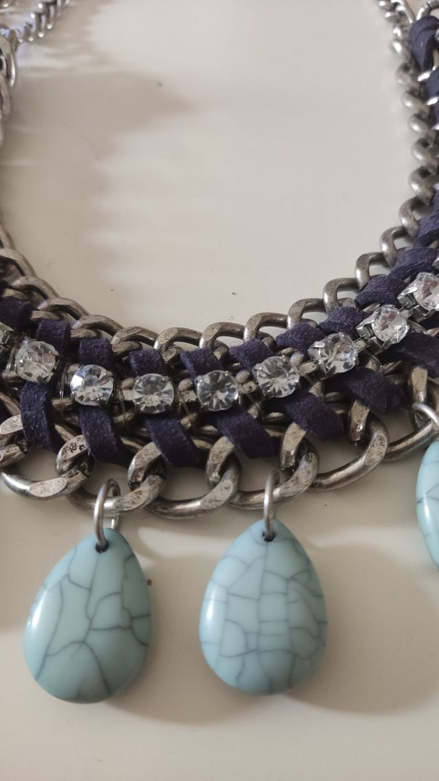 Collar de cadena, abalorios, cuerdas