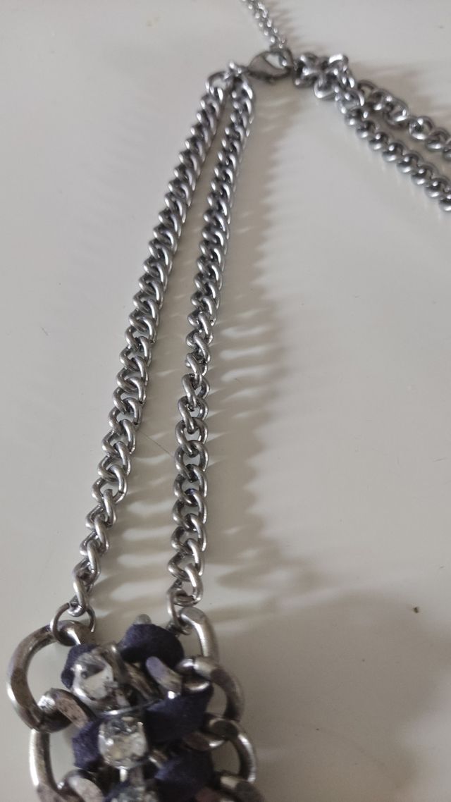 Collar de cadena, abalorios, cuerdas