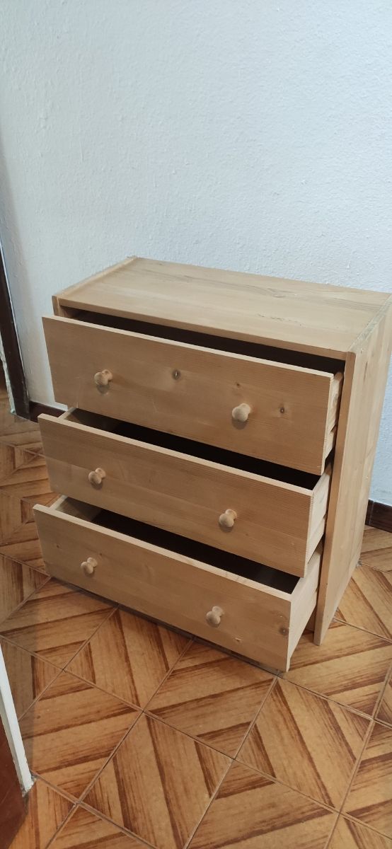 Cajonera de madera sin tratar de segunda mano por 25 EUR en Barcelona