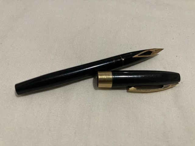 Pluma Sheafer con plumin 14K oró