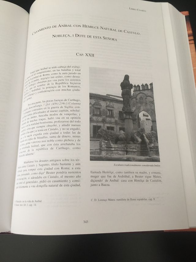 Libro historia de Baeza en muy buen estado 