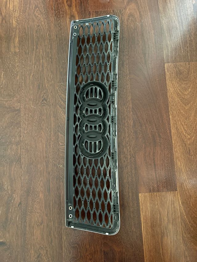 4B3 853 651 G 1L1 REJILLA Parrilla RS6 superior