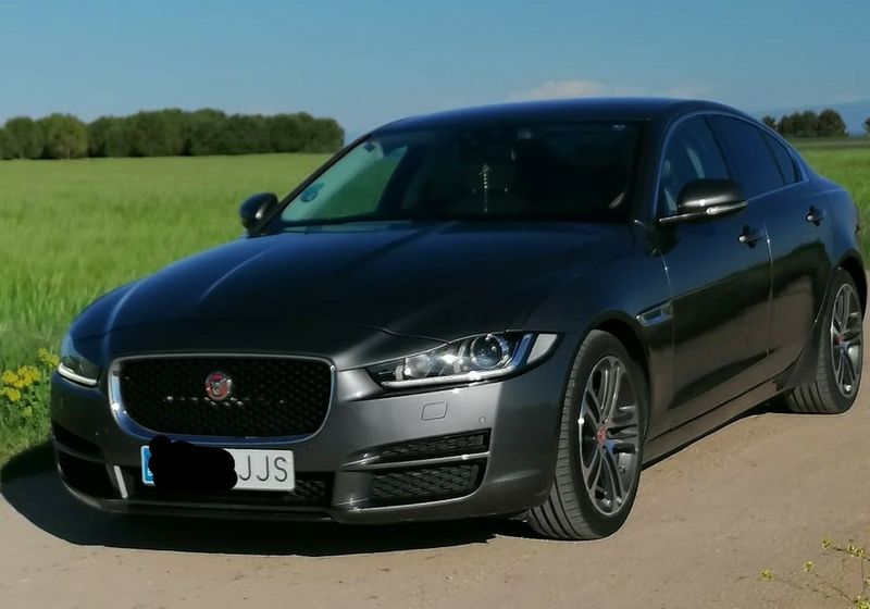 Jaguar XE 2016 - foto 1