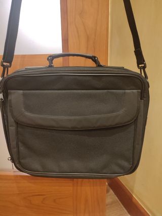 Maletín portátil mujer de segunda mano en WALLAPOP