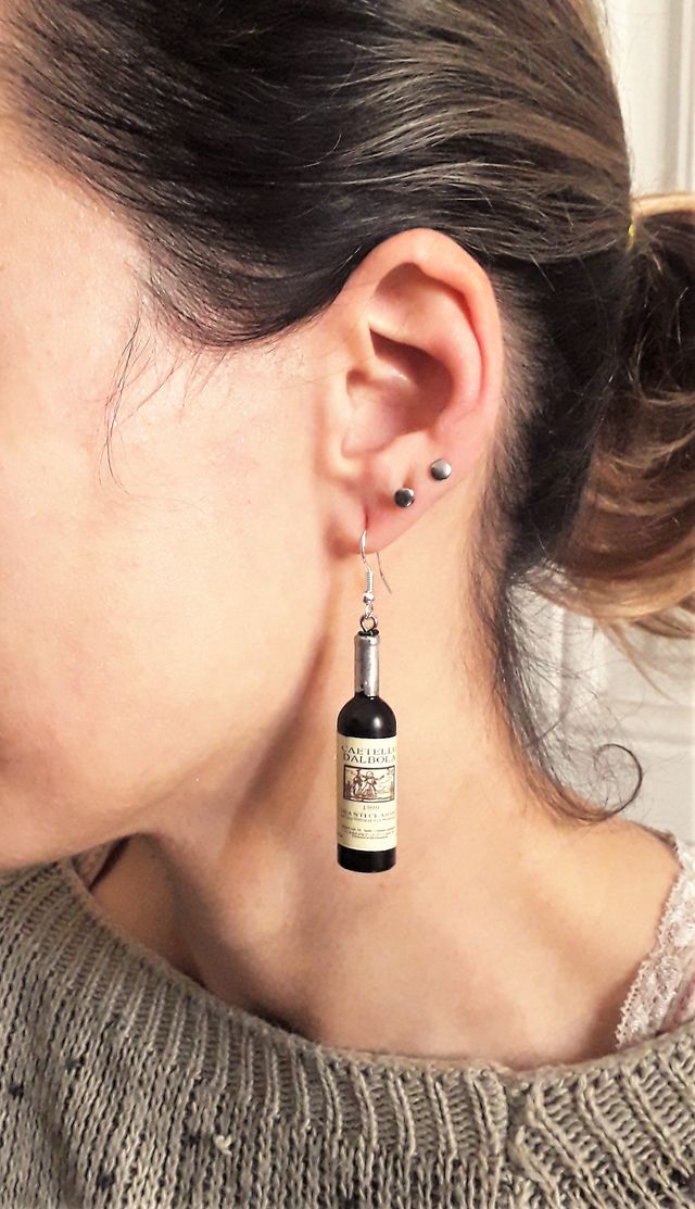 Lindos y originales pendientes de botella de vino