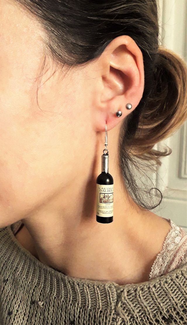 Lindos y originales pendientes de botella de vino