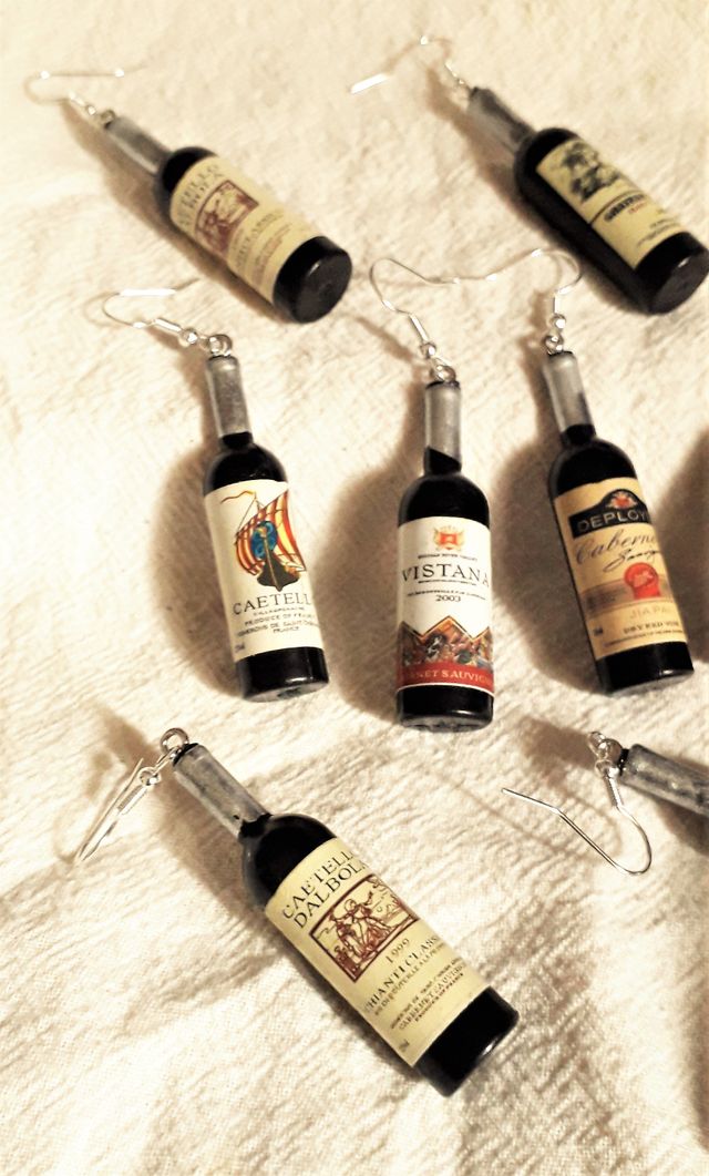Lindos y originales pendientes de botella de vino