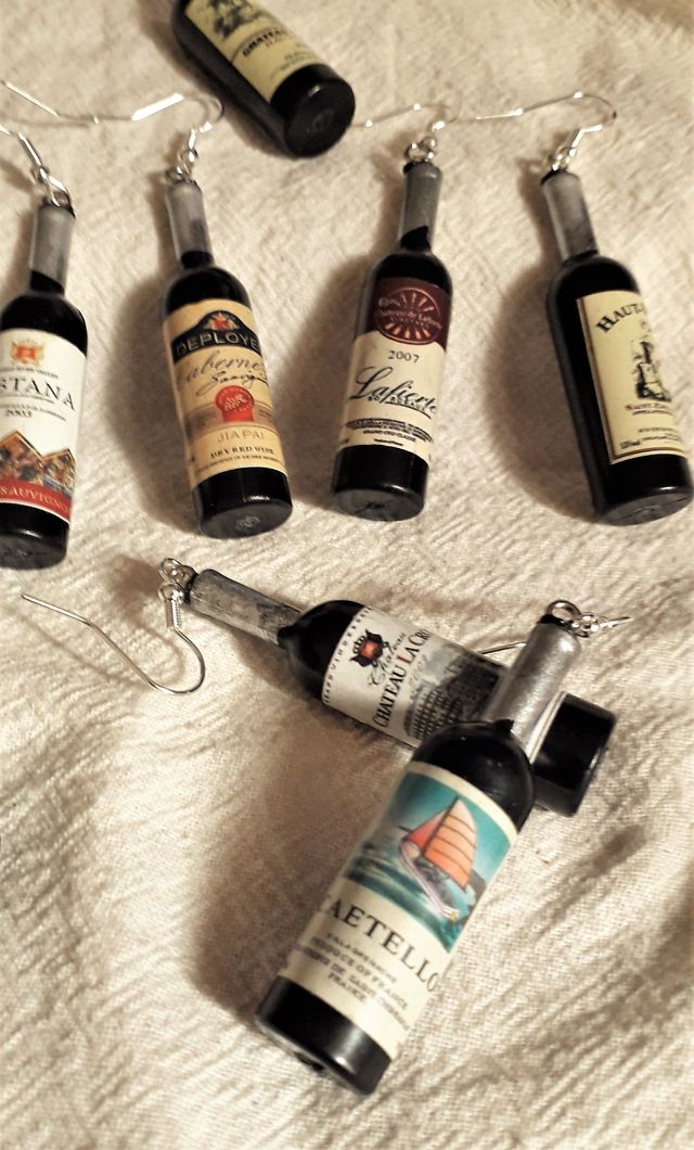 Lindos y originales pendientes de botella de vino