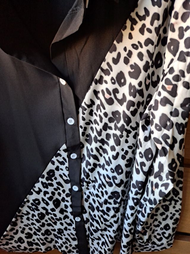 Blusa de mujer Animal Print. Talla XL (42). NUEVA.
