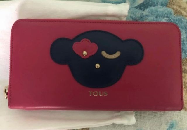 Cartera tous fucsia nueva. Precio negociable.