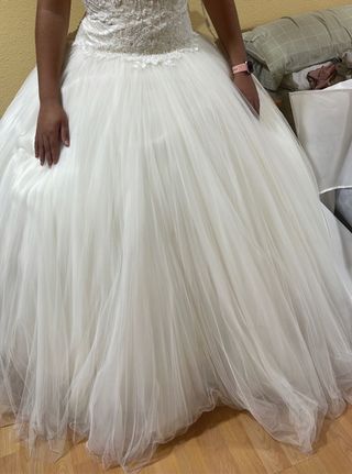 Varias mujeres nos explican por qué venden sus vestidos de novia en Wallapop