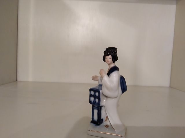 Muñeca Geisha en porcelana japonesa de EIHO