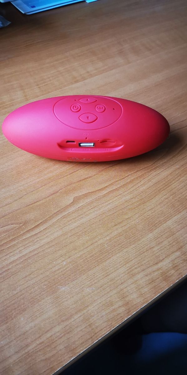 Altavoz Bluetooth rojo