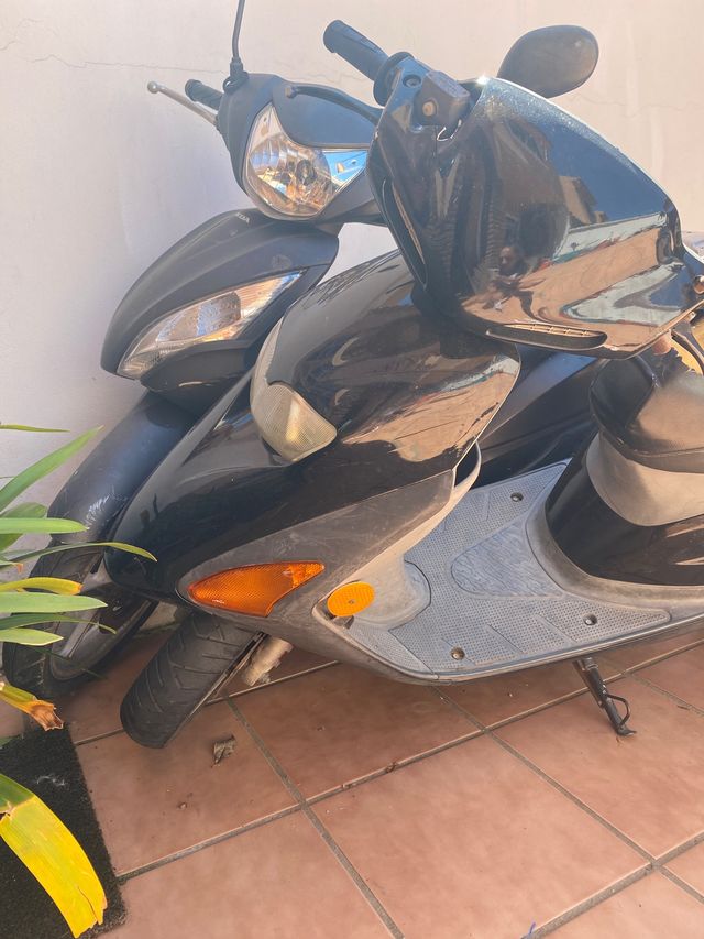 Moto 49 honda sfx de segunda mano por 150 EUR en Algeciras en WALLAPOP