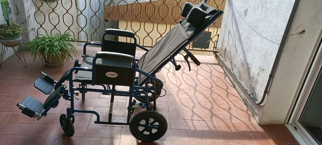 Silla de ruedas ortopédica