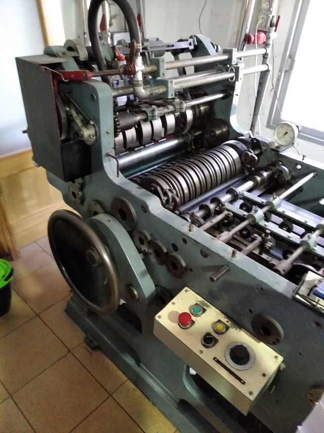 PEGADORA PLEGADORA DE sobres composturas
