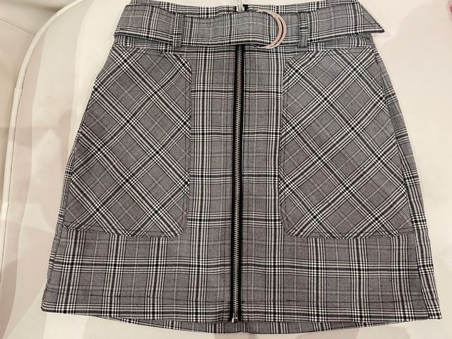 Falda de cuadros de estradivarius