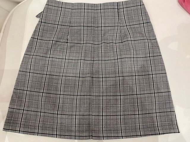 Falda de cuadros de estradivarius