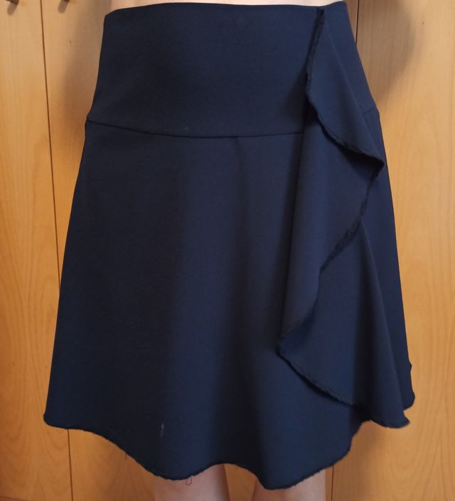 Falda azul marino talla38