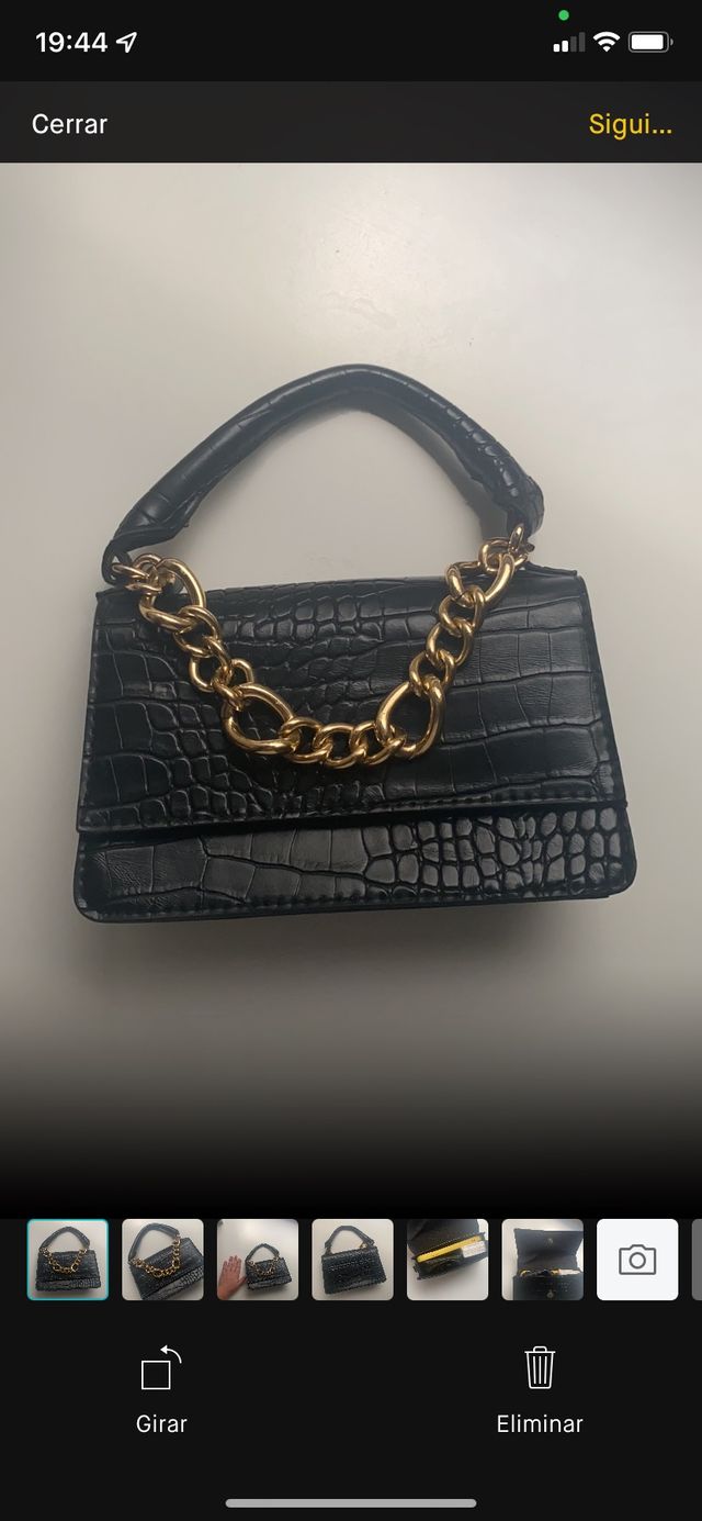 Mini bolso negro cadena dorada