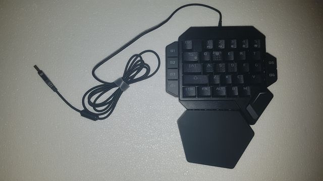 Teclado Gaming Laelr 35 teclas mecánico RGB