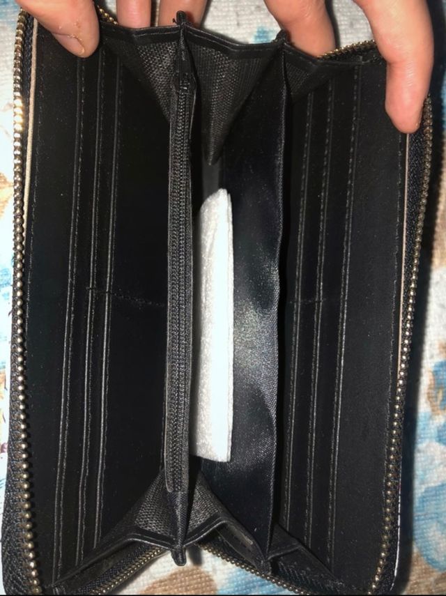 Cartera de flores nueva ale-hop. Precio negociable