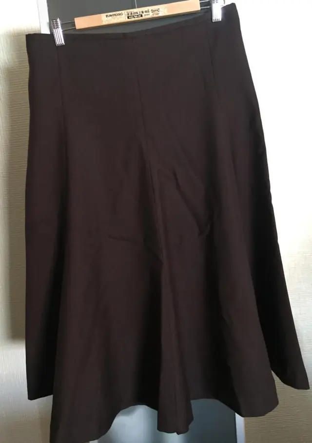 FALDA CAMPERA CON CAMISA CALADA Y FLOR DE REGALO