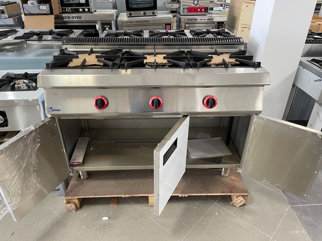 Cocina de tres Fuegos con Estantería