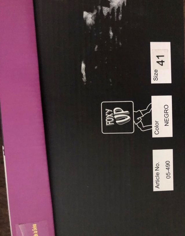 Botas negras con forro interior. Precio negociable