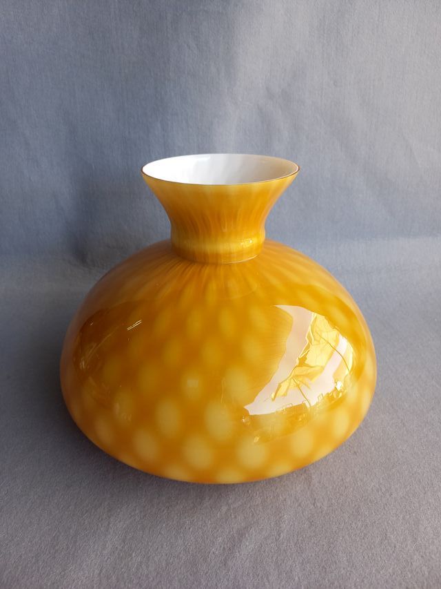 TULIPA NUEVA DE OPALINA