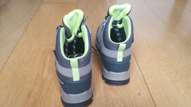 Bota montaña waterproof para niño/a.