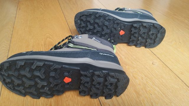 Bota montaña waterproof para niño/a.