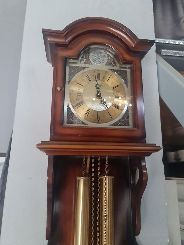 reloj de pared rústico