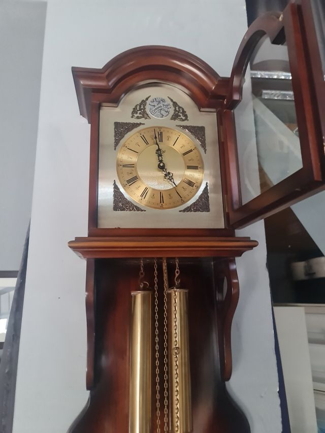 reloj de pared rústico