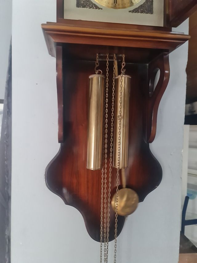 reloj de pared rústico