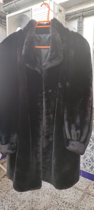 Abrigo de piel de segunda mano en WALLAPOP
